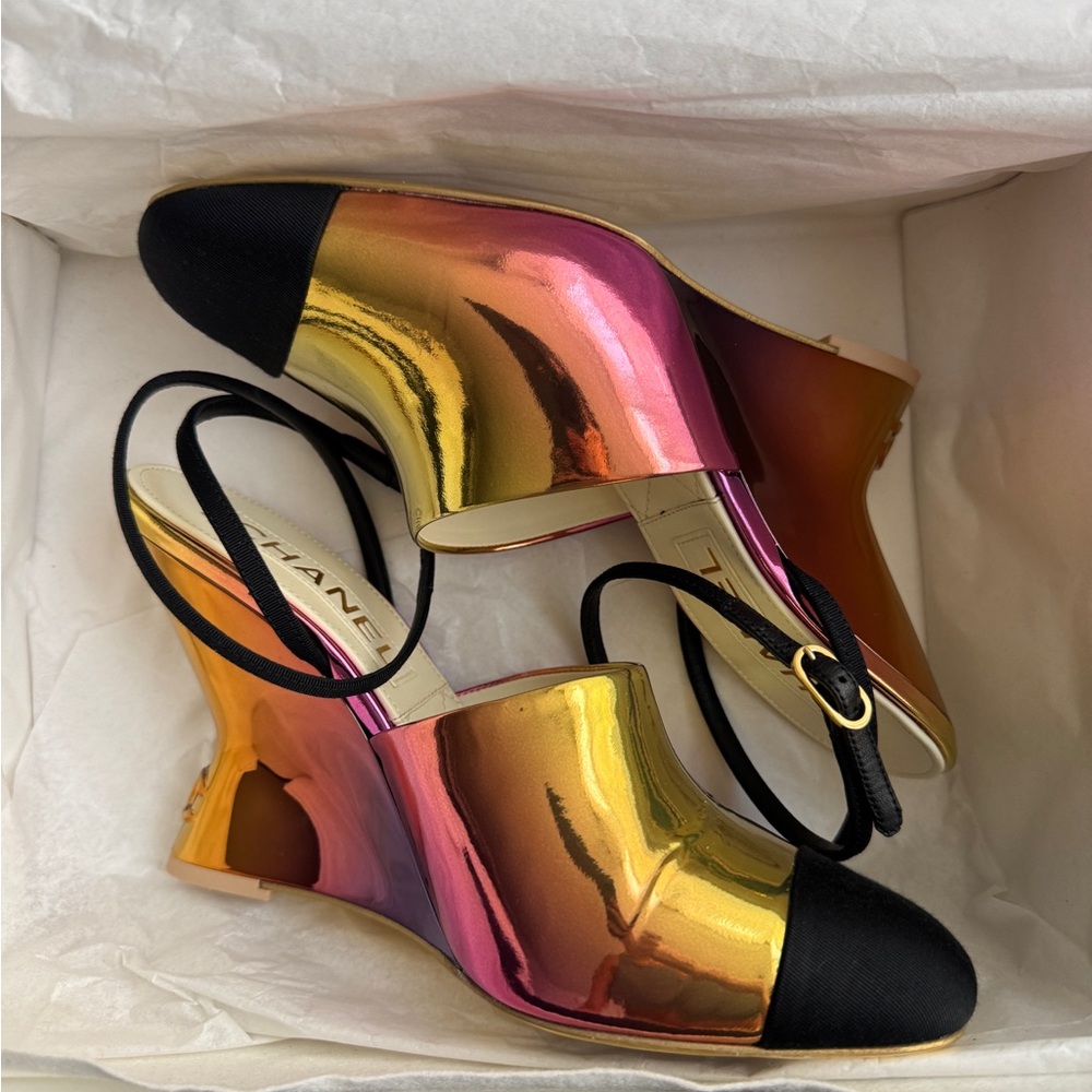 Chanel Resort 24 Gold and Pink Metallic Heels